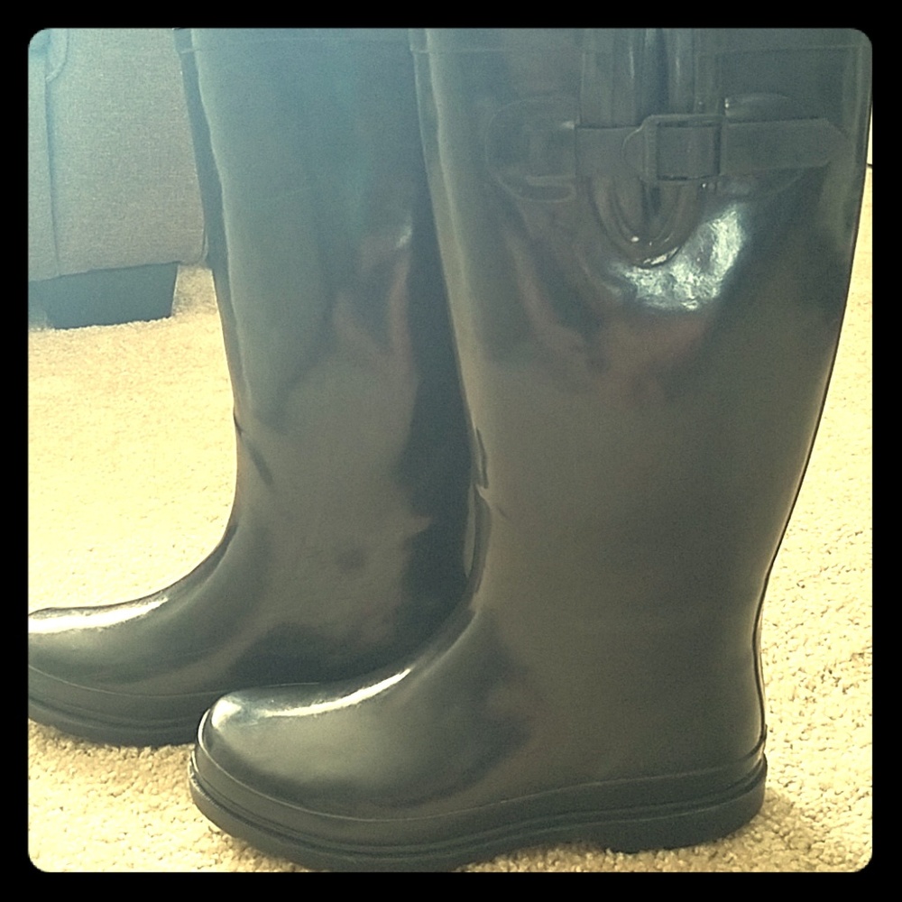 Black rain boots
